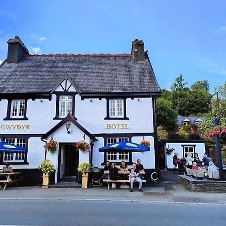 Y Gwydyr Hotel - Dolwyddelan Exteriör bild