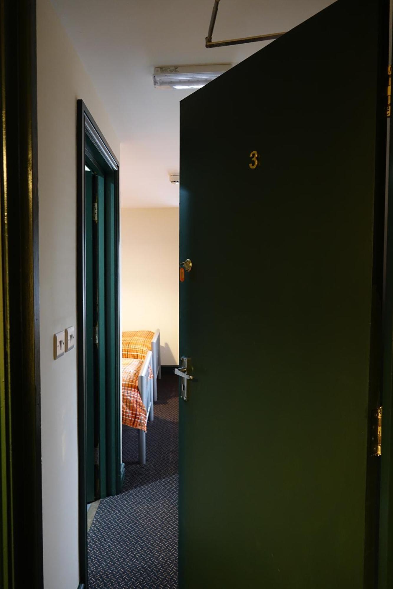 Y Gwydyr Hotel - Dolwyddelan Exteriör bild